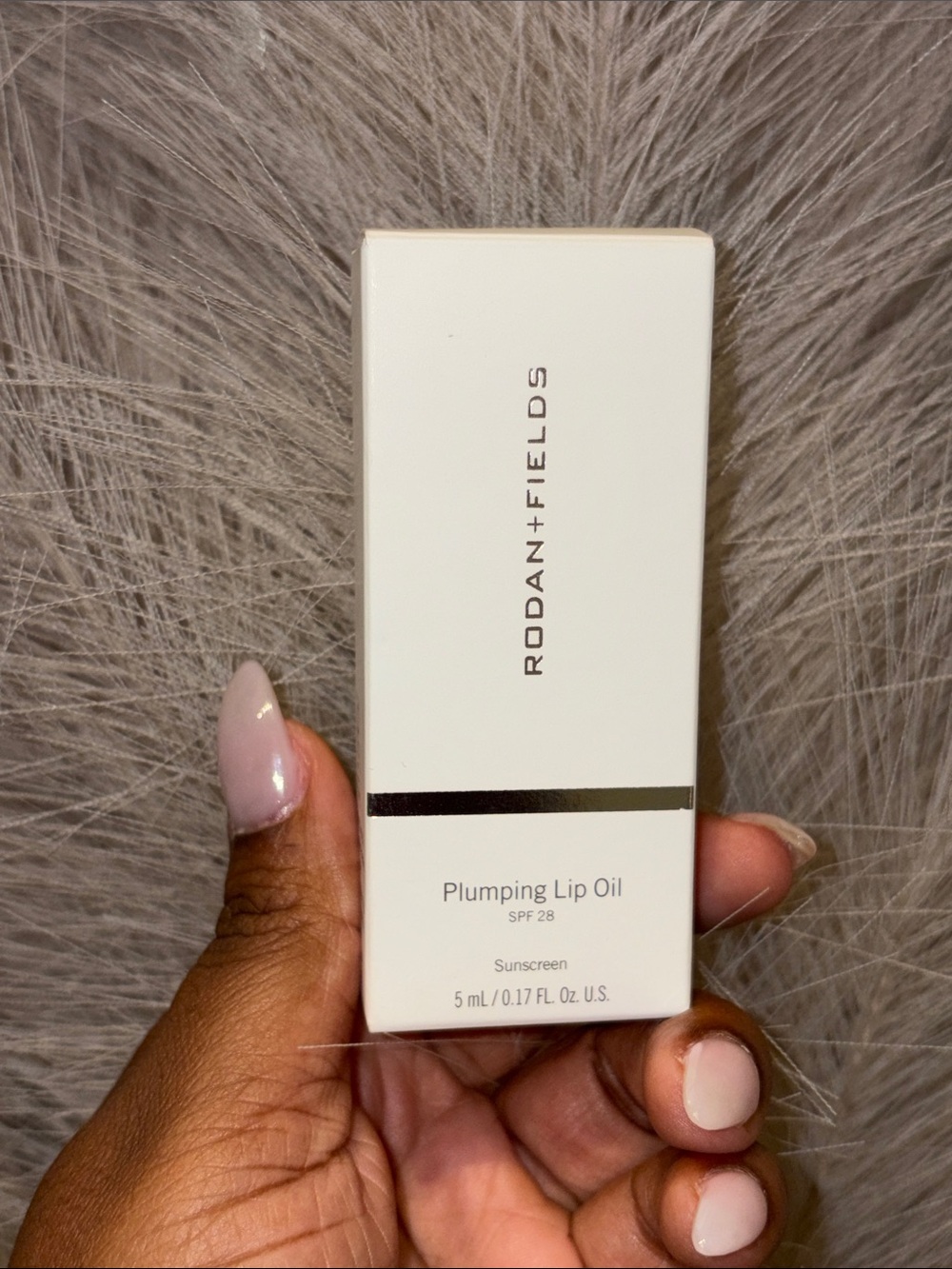 Rodan + Fields Plumping Lip Oil in White Packaging - Picture 2 of 7